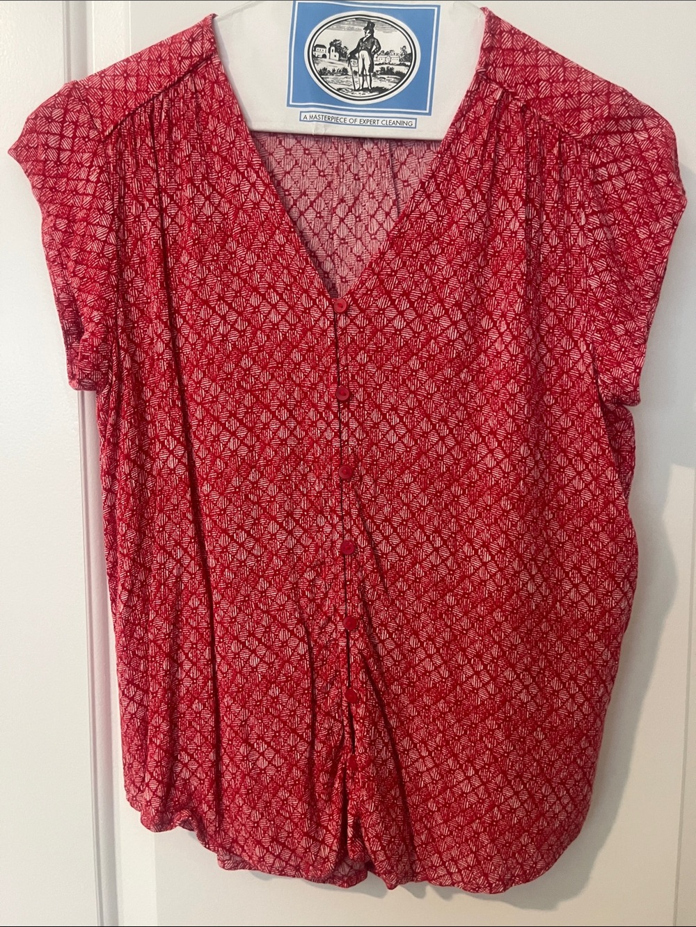 Liz Claiborne Red Printed V-Neck Button-Front Blouse